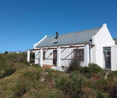 House for sale in Pringle Bay