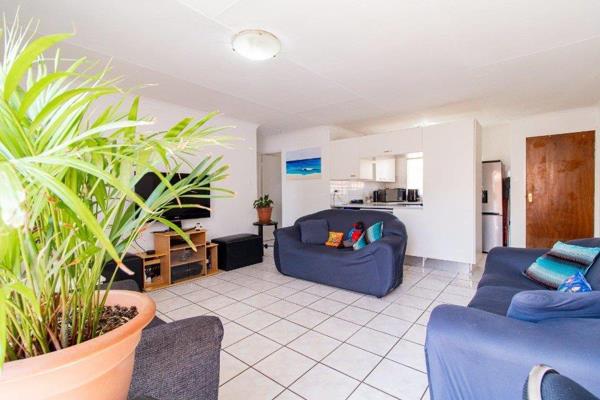 This well-maintained 2-bedroom unit in the desirable suburb of Meyersdal is ready to be ...