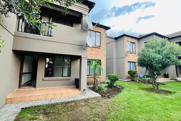 2 Bedroom Apartment To Rent In Helderwyk Estate
This unit is situated in majuba mews complex
2 Bedroom with build-in cuoboards
Full ...