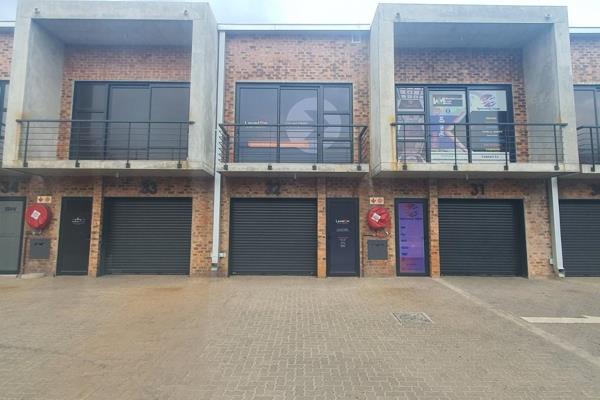 Neat 110m&#178;, A grade mini units&#39; easy access to the R21 / N12 freeway 5 minutes ...