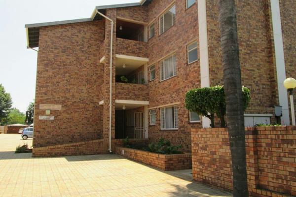 Delightful clean and neat 129m2 apartment in the heart of Fairland with easy access to ...