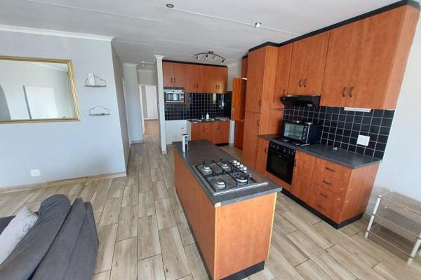 OCCUPATION: MARCH

Please send me an email to arrange a viewing

This property consists of the following:
3 bedrooms with BIC
2 ...