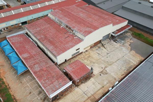 2400m&#178; Warehouse for Sale with Large Yard, 400 Amps Power, and Main Reef Road ...