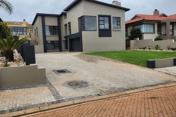 Stunning 3 Bedroom house (long term) in Monte Christo Estate from 1 March 2025 @ R22000pm plus municipal utilities and pre-paid ...