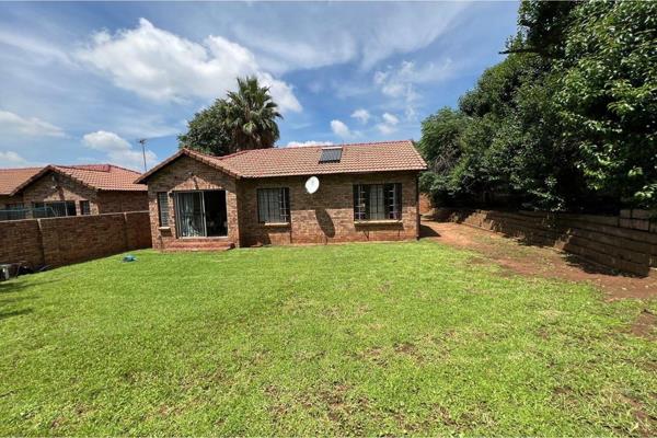 A charming corner unit, 3-bedroom, 2-bathroom cluster home in the heart of Northwold, perfectly positioned between Malibongwe Drive and ...