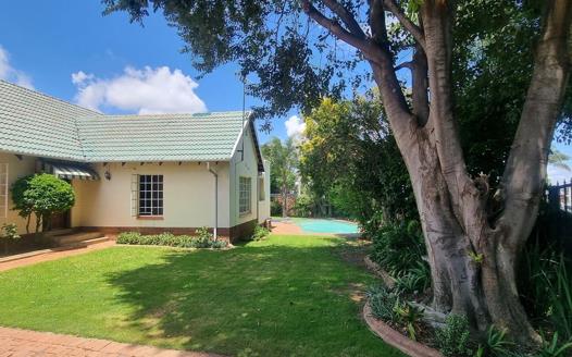 4 Bedroom House for sale in Eden Glen