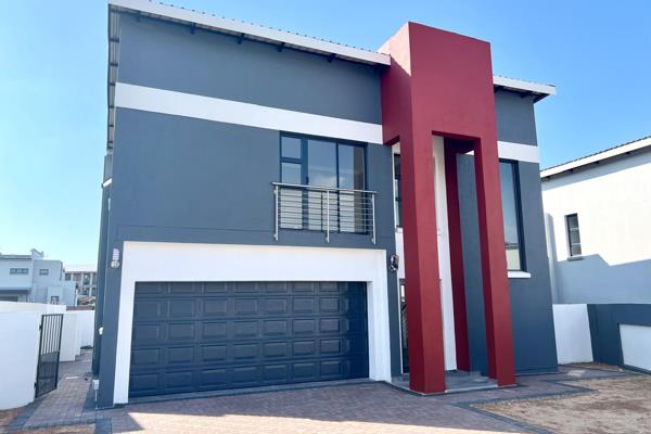 On show!! Save on transfer duty!!
Brand new 3 bedroom / 3 bathroom house for sale in roodepark eco estate!!

This top architectural ...