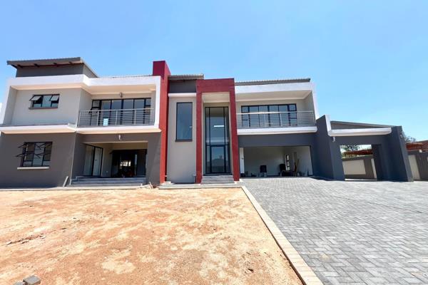 Roodepark Eco Estate, Pretoria
Magnificent 4 Bedroom, 3 Bathroom Home (360m&#178;)
Now: R4,150,000 (No Transfer Duty!)
Don&#39;t ...