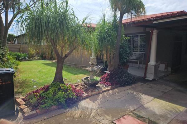 Family house waiting the right  family!  Three bedrooms 2bathrooms, kitchen , dinning ...