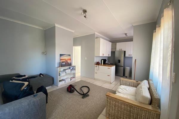 Coastland Properties
 Freestanding townhouse available for 1 March 2025.
Open plan kitchen and lounge area
2 bedrooms with build in ...