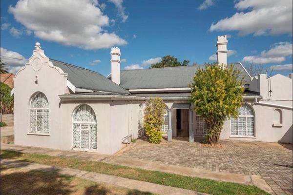 Going on Auction: Wednesday 29 January 2025
Reserve Price: R1 580 000.00 (All offers will be reviewed)
Non-refundable 10% commission ...