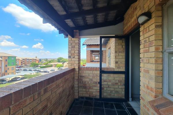 2-Bedroom Unit for Sale at The Junction

This charming 2nd-floor unit offers:

2 spacious bedrooms and 1 modern bathroom
An ...