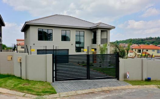 4 Bedroom Townhouse for sale in Wilkoppies