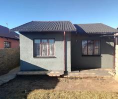 House for sale in Zola