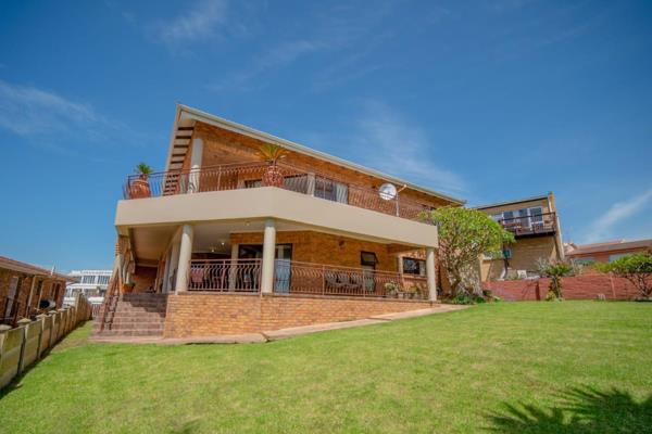 Joint Mandate :
This extra spacious home is situated within short walking distance to popular surfing beaches, restaurants and shops.  ...