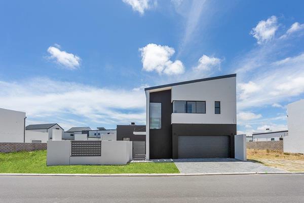 Discover your dream home in Sandown! This brand-new 4-bedroom beauty offers a spacious ...