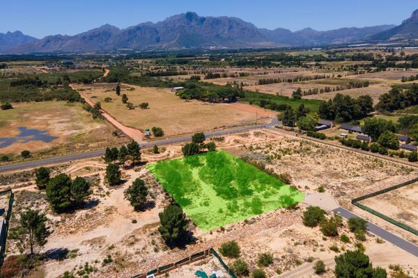 Build your dream home on this spacious 3,866 sqm stand on The Acres at Pearl Valley, where tranquility and natural beauty combine to ...