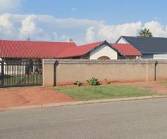 House for sale in Roodekop