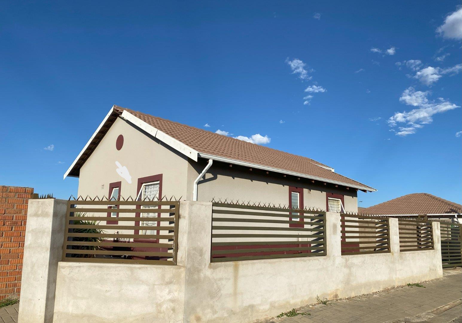 3 Bedroom House for sale in Raceway - P24-115447471