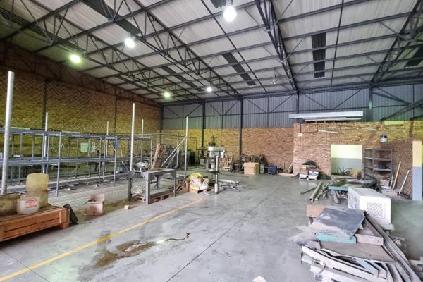 This 750sqm warehouse in Meadowdale, Germiston, offers a practical combination of ...