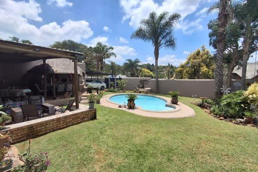 4 Bedroom House for sale in Rangeview