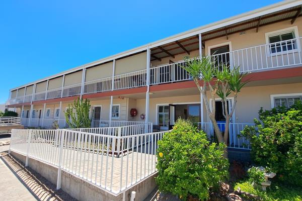 Discover this cozy, air-conditioned studio apartment in one of the most sought-after retirement villages in Oudtshoorn, nestled in the ...