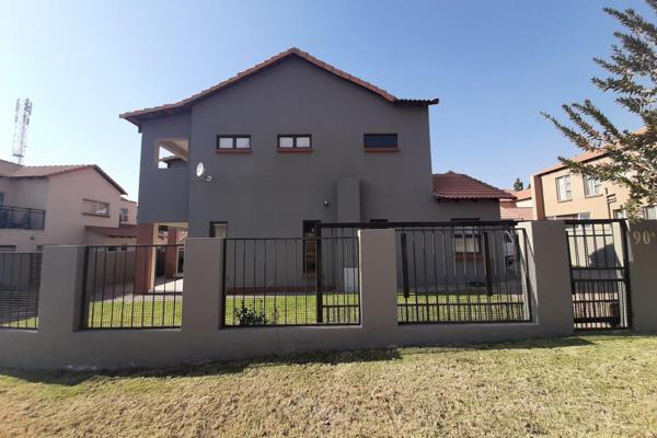 * 4 Bedrooms (all bedrooms have en-suite bathrooms)
* 6 Bathrooms (4 en-suite, 1 Guest ...