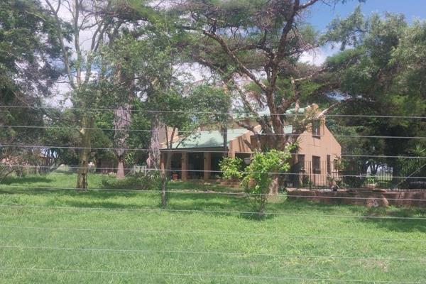 This exceptional property offers an idyllic lifestyle for horse enthusiasts, set on a sprawling 9.1-hectare plot. The charming ...