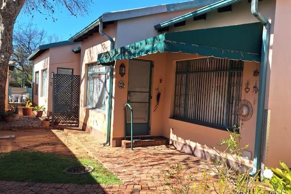 All inclusive 1 bedroom garden cottage with ample sunlight, cupboards and a spacious kitchen. Preferably single matured ...