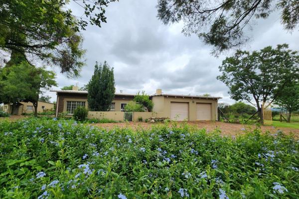 Discover the perfect blend of country living and convenience with this beautiful 8.8ha smallholding in the serene Mooiplaats area of ...