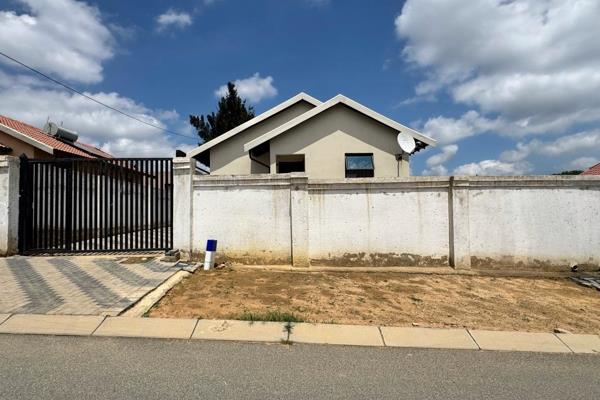 Welcome to this spacious and beautifully appointed family home in Randburg Khaya Sands. Perfectly positioned for easy access to top ...