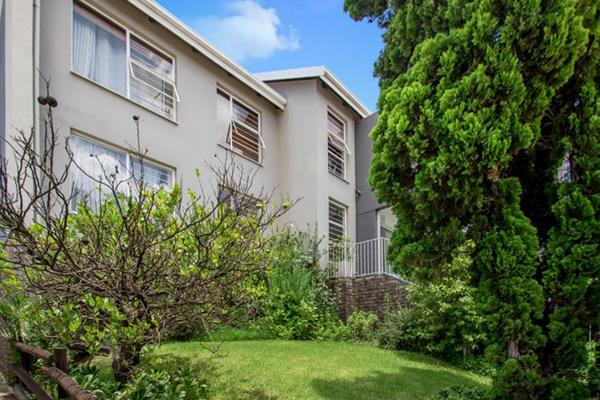 3 Bedroom Apartment to Rent in Morningside 

Property Features:

- Double carport in front of the unit 
- Storeroom in front of unit
- ...