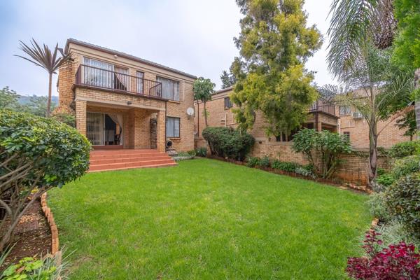 Nestled in the upmarket suburb of Amorosa, this stunning three-bedroom Townhouse offers ...