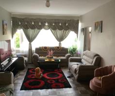 Apartment / Flat for sale in Sunnyside