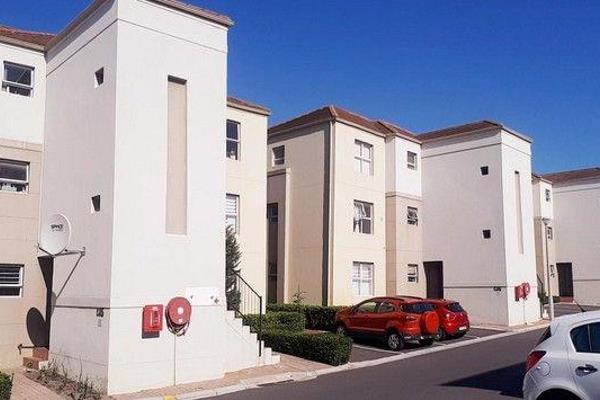 Very popular security complex on the first floor

very close to cape gate mall and n1 ...