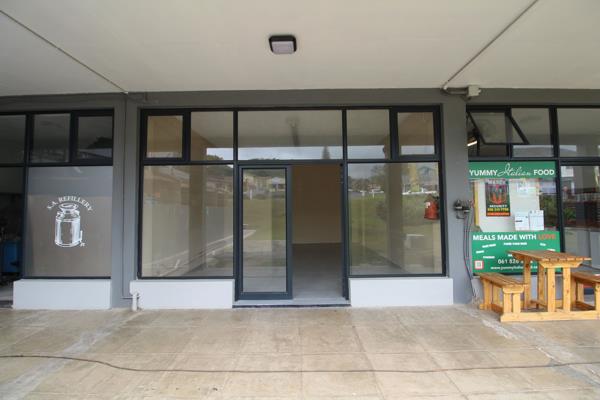 Are you looking for the ideal location to establish or grow your business? This 30m2 shop space in a newly renovated building offers an ...