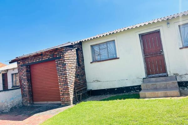 2 Bedroom inside the house 
3 Bedroom outside
1 Garage 

Monthly revenue R5000 