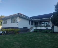 House for sale in Beacon Bay