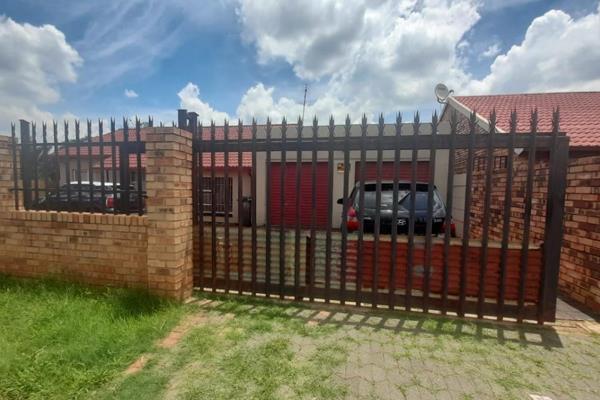 3 bedroom house for Rental at Eldorado Park ext 9

Bedrooms are fully tiled and have built in cupboards, first bathroom has bath basin ...