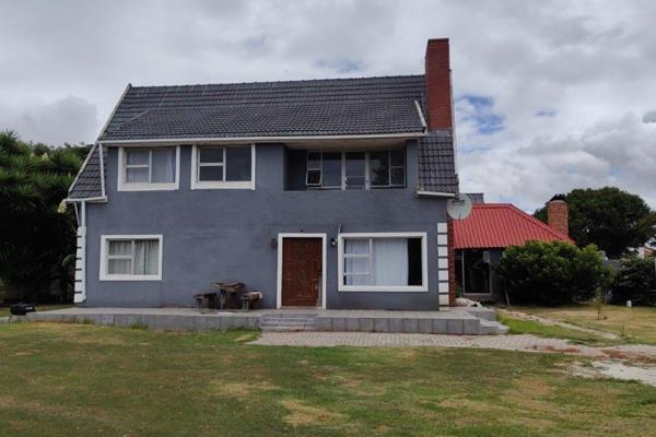 This family home consists of 4 bedrooms and 3 bathrooms, open plan lounges and dining ...