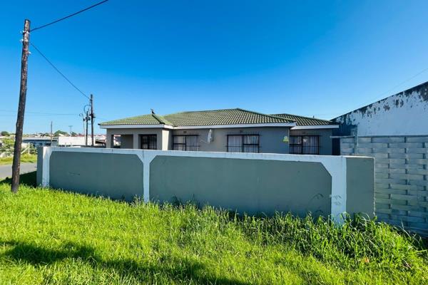 Welcome to this cozy 3 bedroom home in an upmarket  suburb of Mdantsane unit 17. The property is perfectly positioned close to public ...