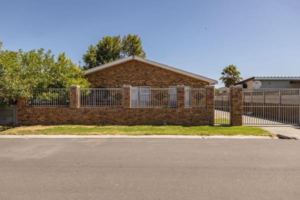 Situated in the delightful neighbourhood of Scottsville, this inviting 3 bedroom family home seamlessly combines comfort and elegance. ...