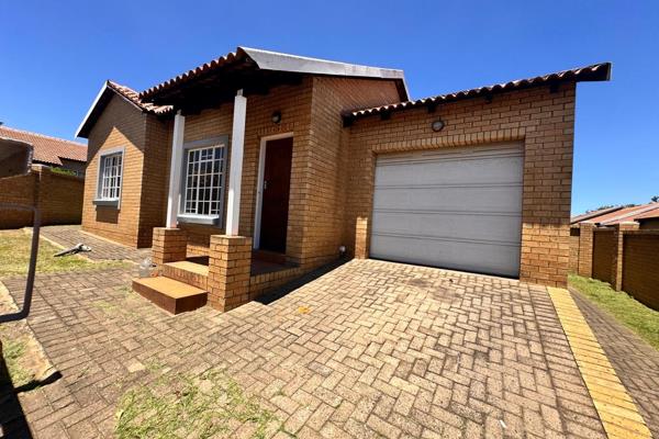 Cozy Townhouse for Sale!

Property Details
- 2 bedrooms with built-in cupboards
- 1 bathrooms
- Open-plan living area with ...