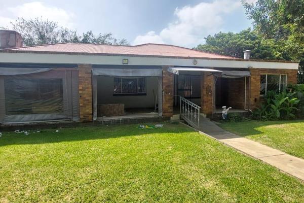 Newly repainted house with a lot of fruit trees .

This House feels like a farm experience

3 Bedrooms

1 ...