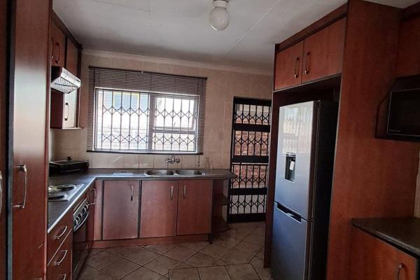 Nice Three Bedroom House and Two Bathroom , Garage , Secure with wall fence and nice gate with outside Toilet