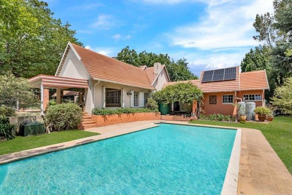 Negotiating offers from R3,950 million.  Spacious lounge with fireplace  leading to ...