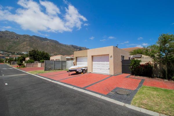 Nestled in the highly sought-after, secure, and family-friendly La Fontana complex in Gordons Bay, this delightful 2-bedroom ...