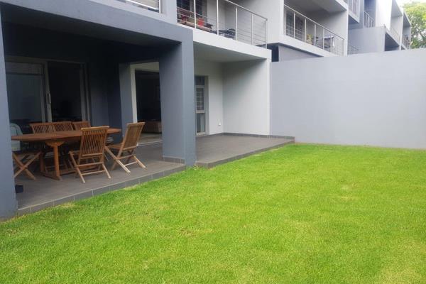 This apartment is located in the sought after area of Athol Oaklands.

24/7 Security ...