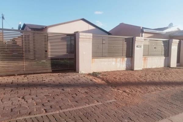 BEAUTIFUL HOME IN SEBOKENG
- 3 bedrooms - good sizes
- Separate bathroom (bath and ...