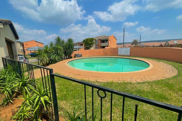 This spacious 2 bedroom apartment in Montana offers a secure and convenient lifestyle. The complex has a swimming pool, communal braai ...